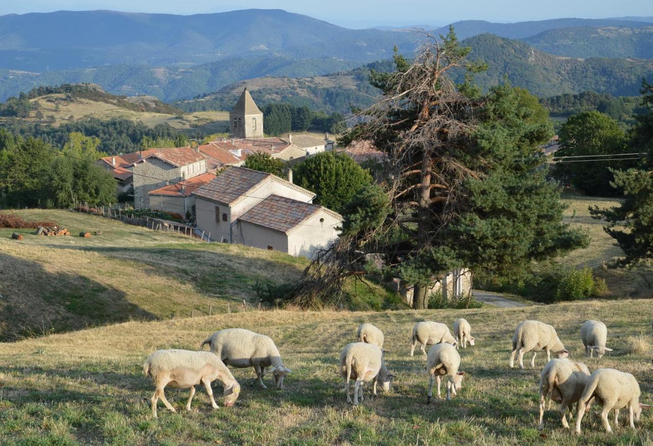 Gite De Chapeleche Les Chataigniers Gluiras Exterior foto